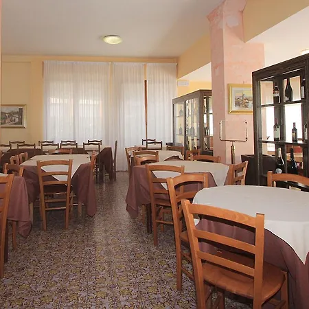 Готель Hotel Attico 3*